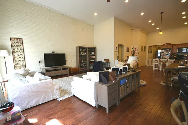 Rented by Bold New York | media 1