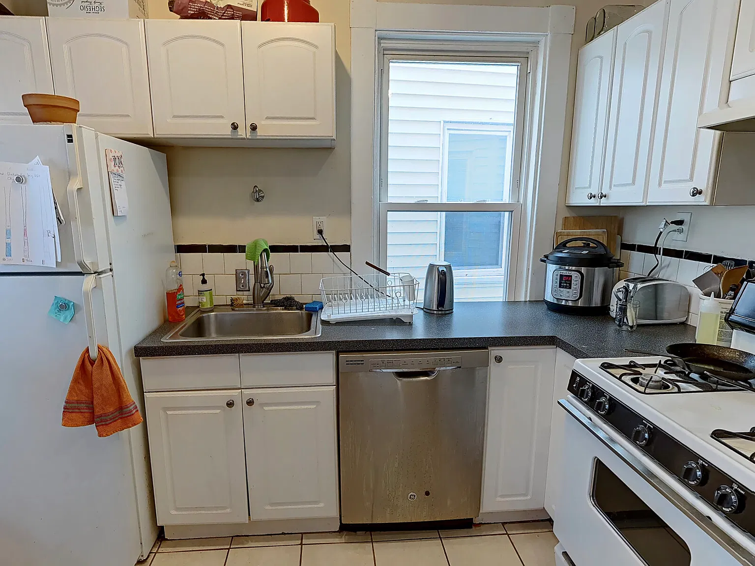 4 bed, $4,000 — Photo 2