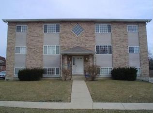 1261 Getzelman Dr APT E, Elgin, IL 60123