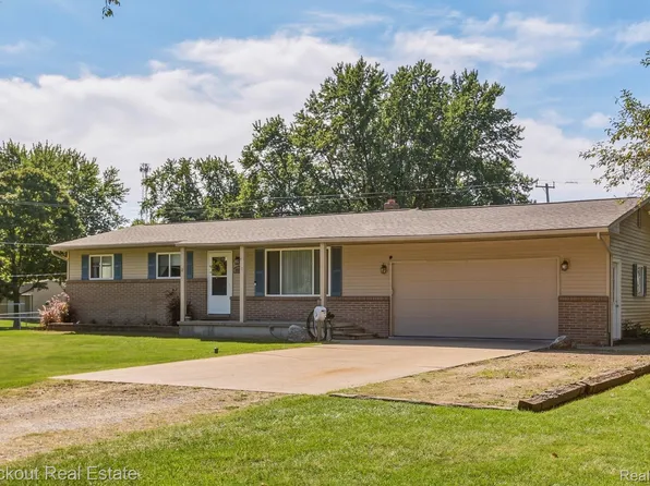 4822 Dorothy St, Vassar, MI 48768