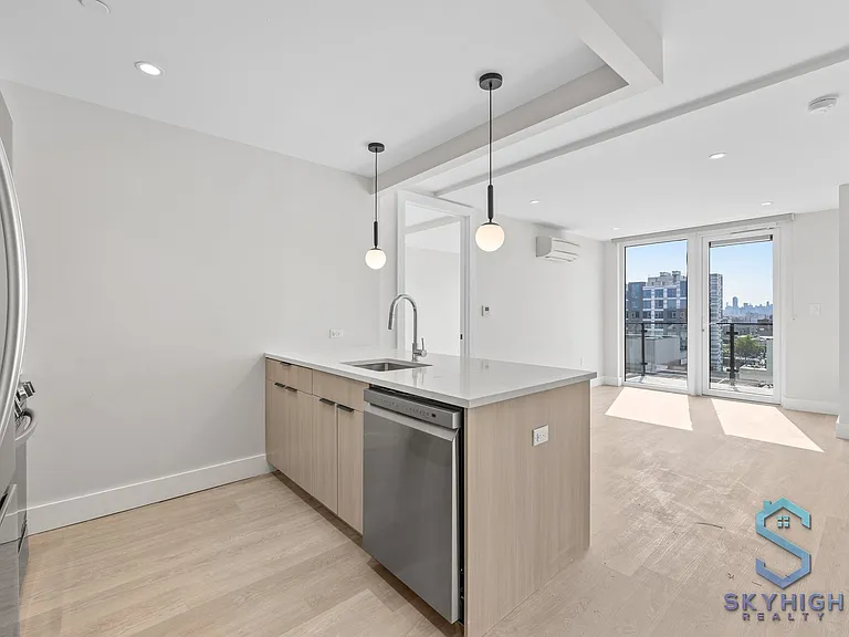 952 Bergen St #1R — Photo 5