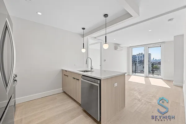 Rented by Skyhigh Realty NYC LLC | media 23