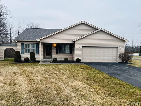 32 Alexander Pkwy, North Tonawanda, NY 14120
