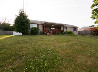 135 Fatima Dr, Somerset, MA 02726