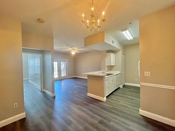 5th image of 2013 Tizewell Cir APT 1405