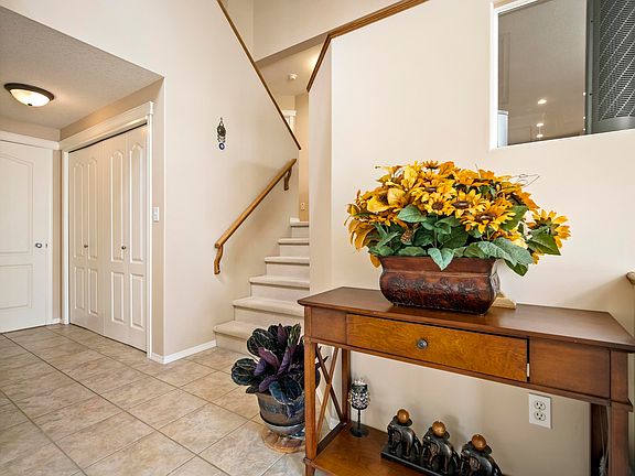 3rd image of 84 Ridgehaven Cres