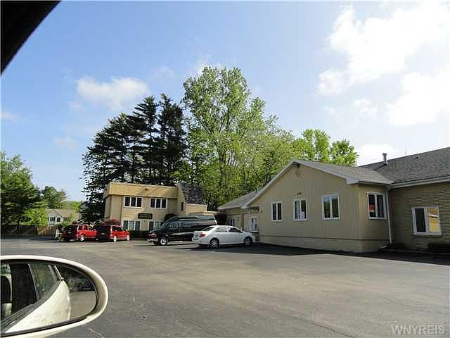 2nd image of 4390 Quinby Dr