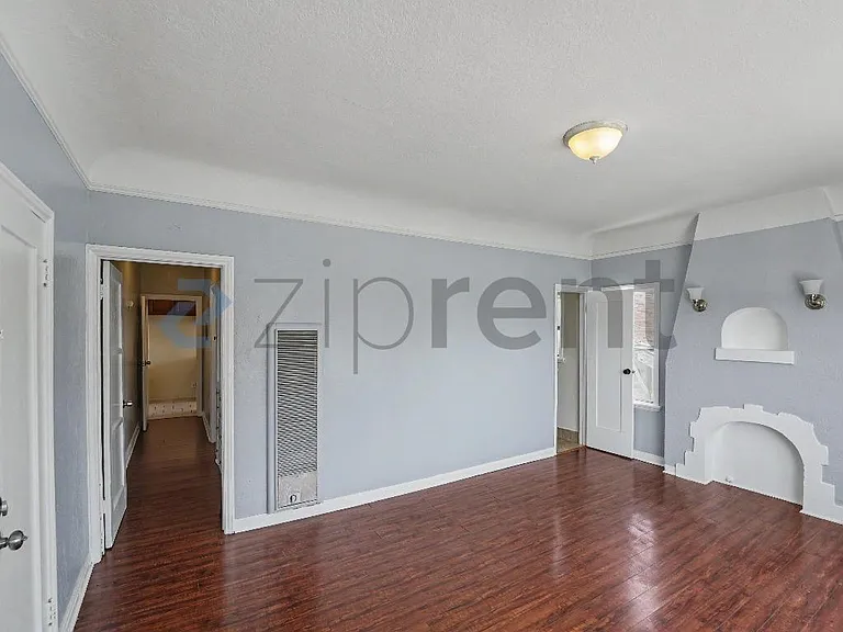 2633 E 56th St #5 — Photo 6