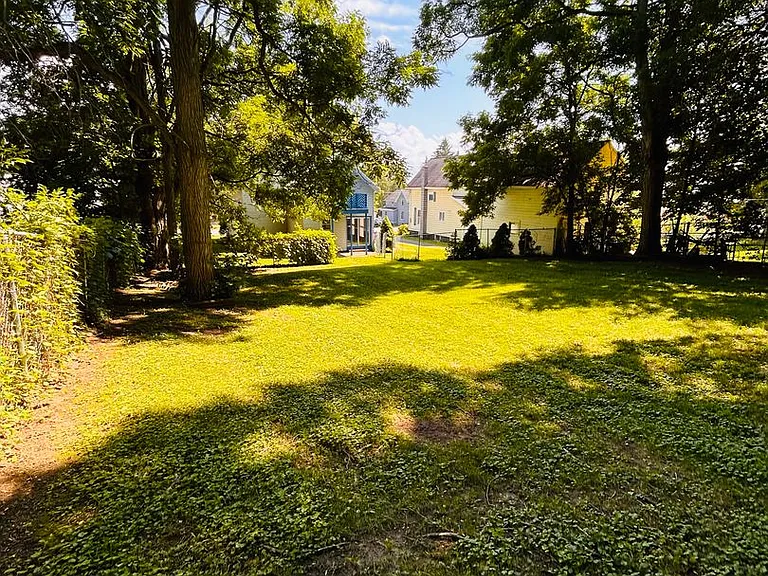 18 Liberty St — Photo 10