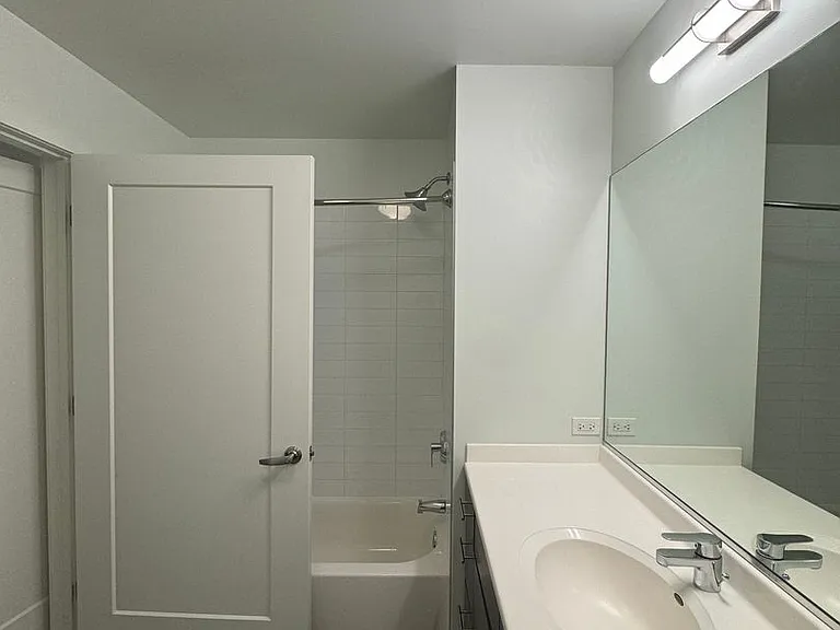 River North Luxury, On Display — Photo 63