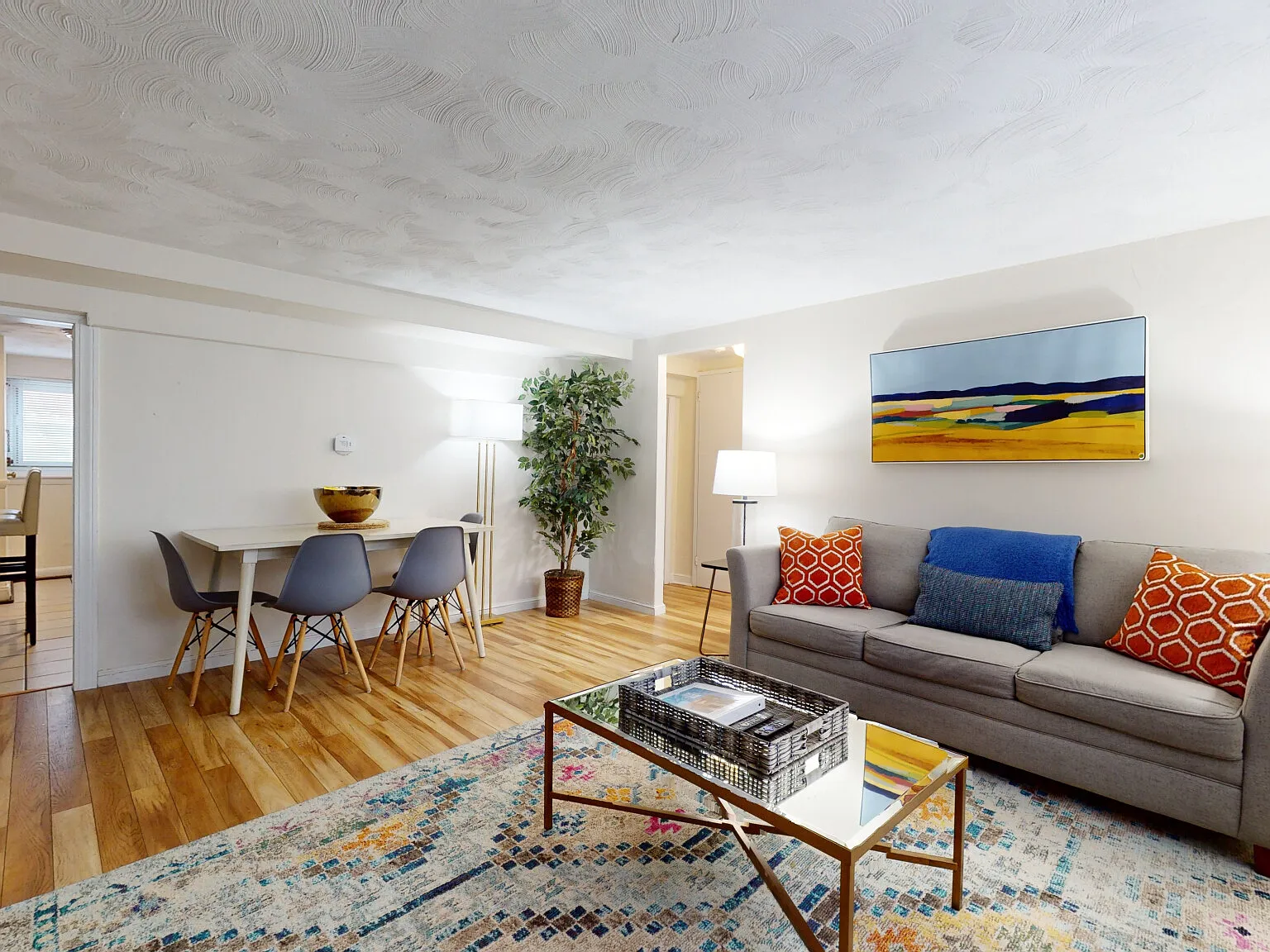 1 bed, 1.0 bath, 700 sqft, $4,415 — Photo 3