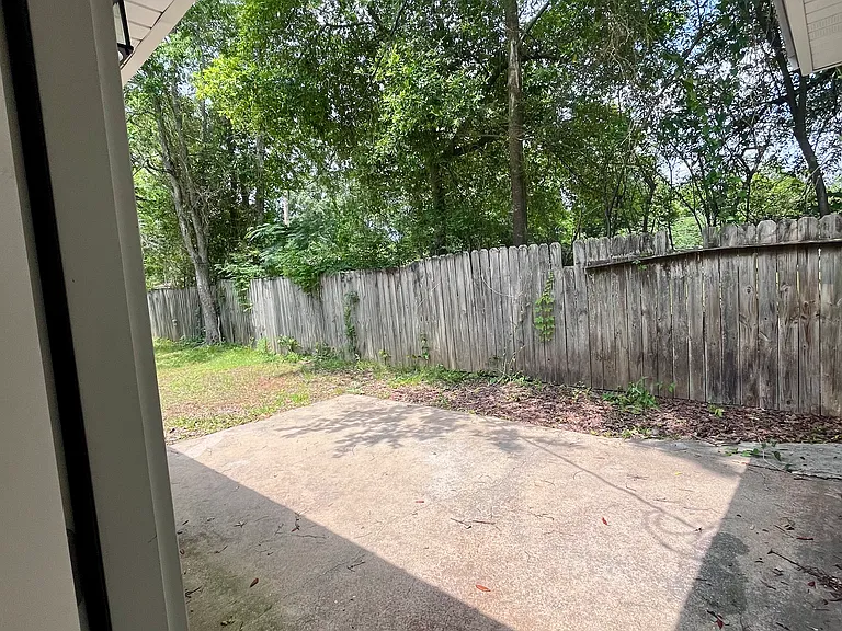 147 Beech St — Photo 16