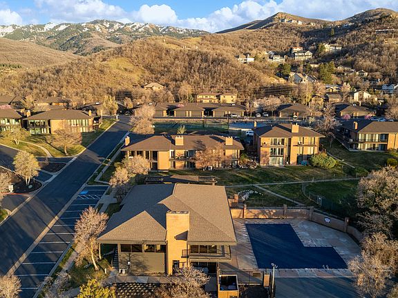 2nd image of 2115 Ridgewood Way