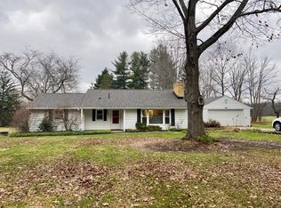 7164 Jackson Rd, Chagrin Falls, OH 44023