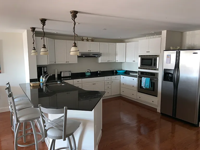 1 E Grand Ave #310 — Photo 8