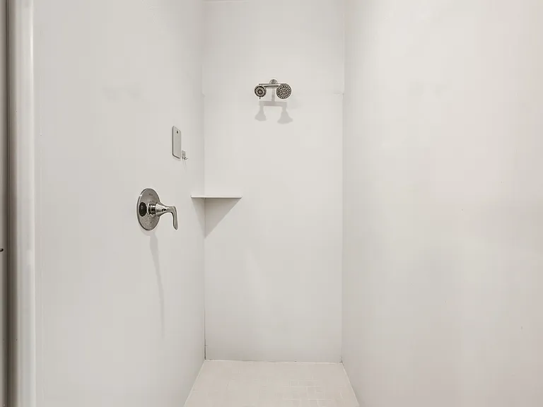 1304 Bloom Ln — Photo 27