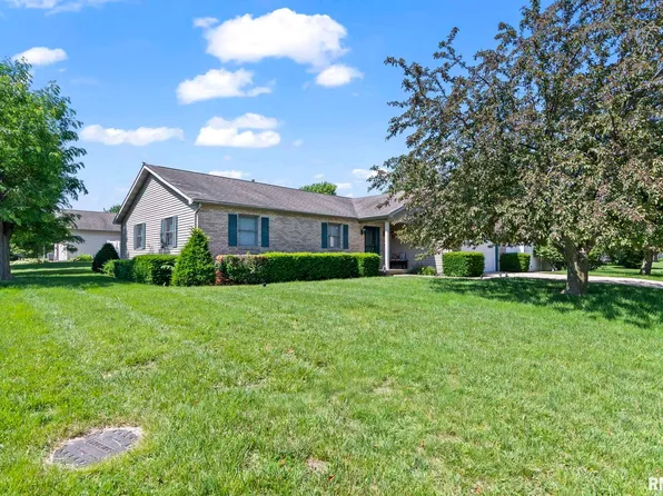 5200 Dove Dr, Springfield, IL 62711