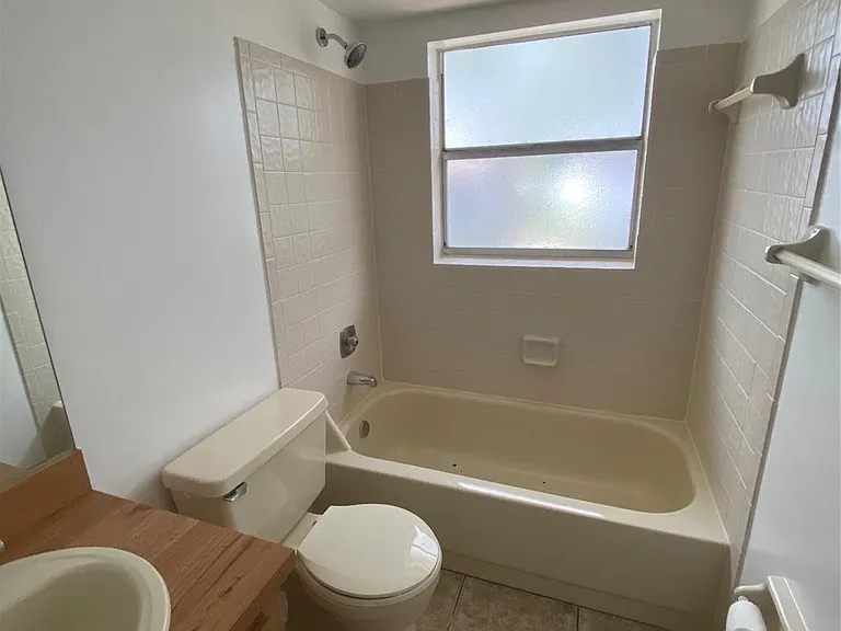 848 Twin Lakes Dr #19-G — Photo 12