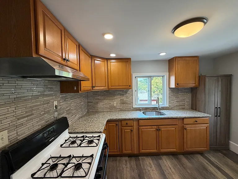 76 Lynn St #2 — Photo 4