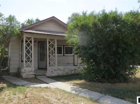 717 Amoretti St, Thermopolis, WY 82443