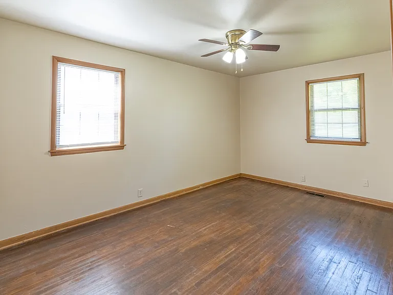 721 W Lakeshore Dr — Photo 25
