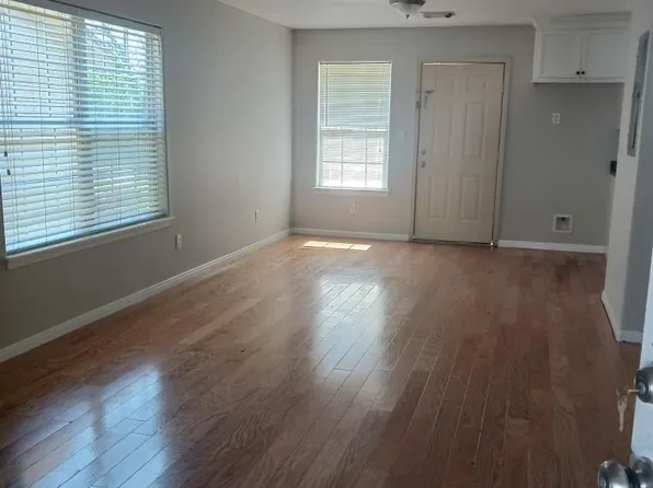 118 Lindley St, Willis, TX 77378