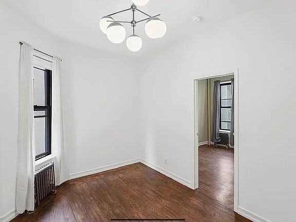 4th image of 635 E 9th St APT 17