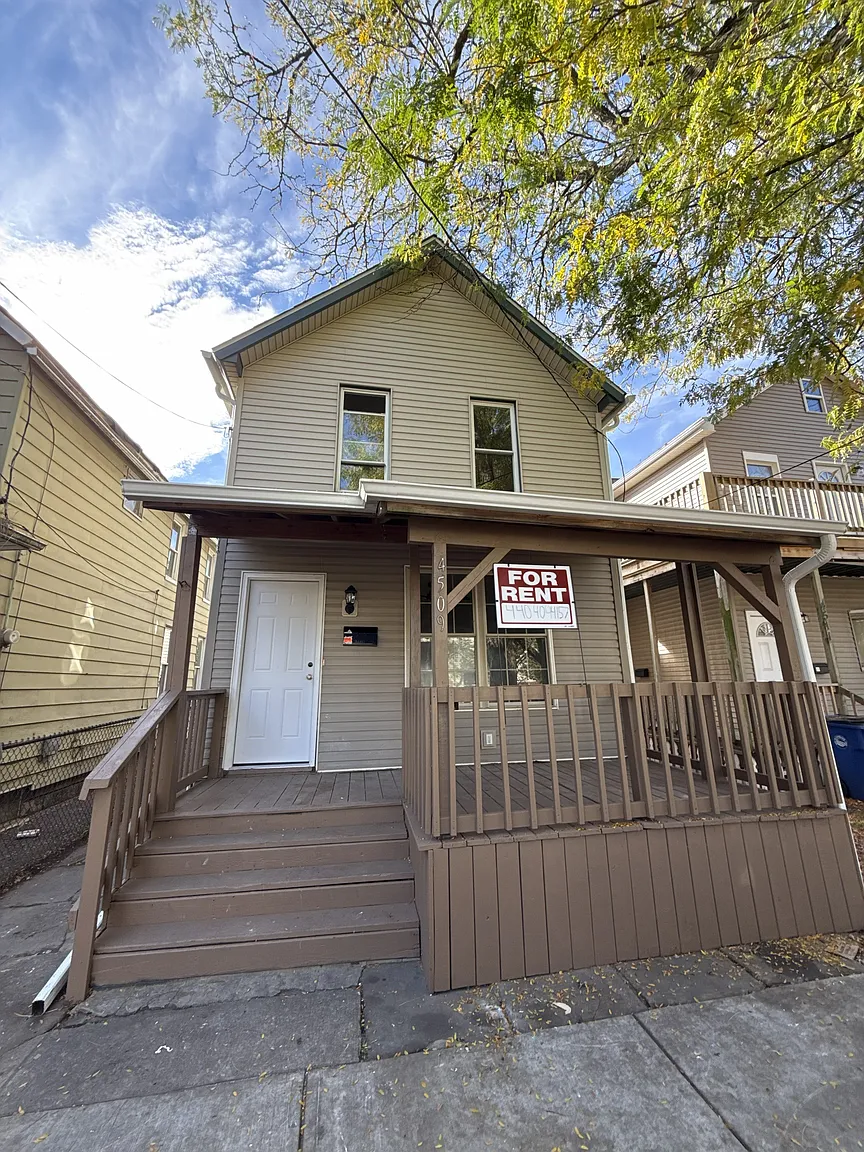 4509 Fenwick Ave photo 1