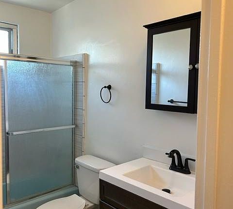 3rd image of 680 S Marengo Ave APT 14