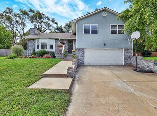 709 W Brookside Pl, Colwich, KS 67030