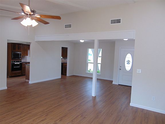 4th image of 3229 Kensington Dr
