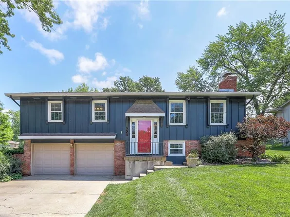 6735 NW Hilldale Dr, Kansas City, MO 64151