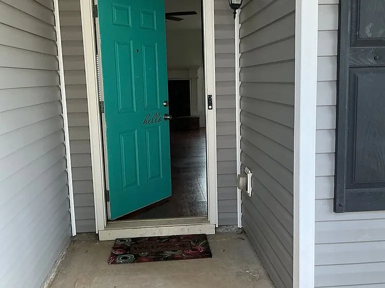 220 Jeremy Dr — Photo 12