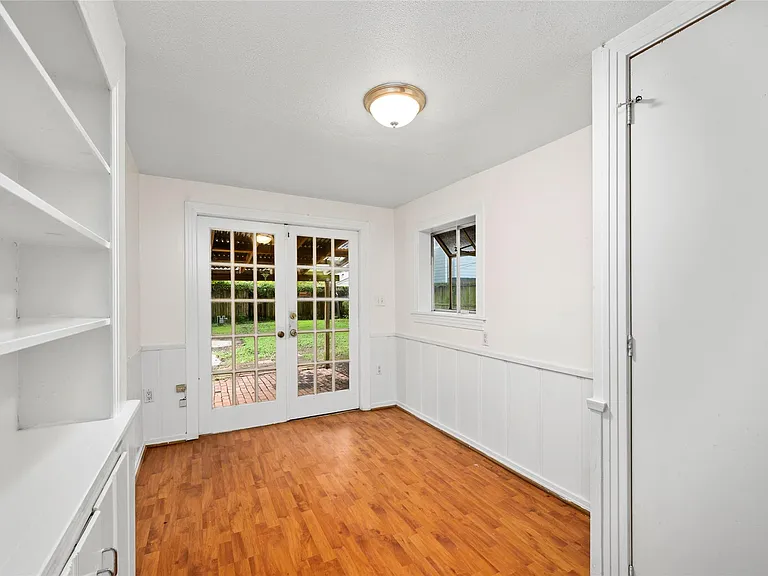 1832 Lexington St — Photo 26