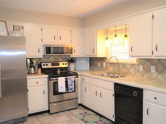 5th image of 503 3rd St