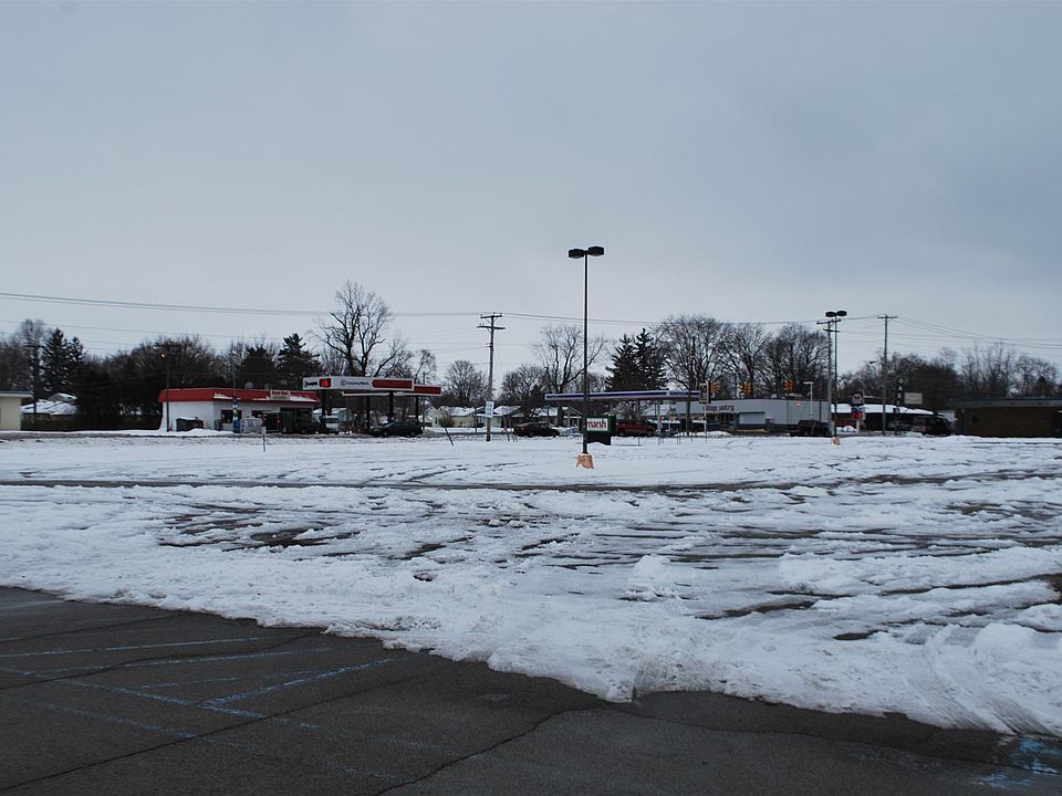 1st image of 1800 S Burlington Dr