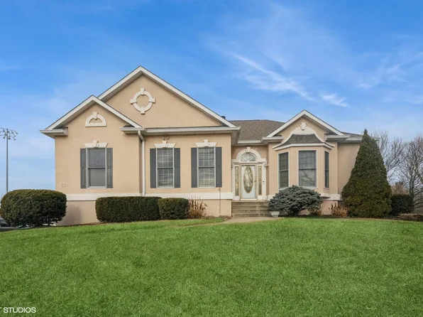 524 Windridge Dr, Chesterton, IN 46304