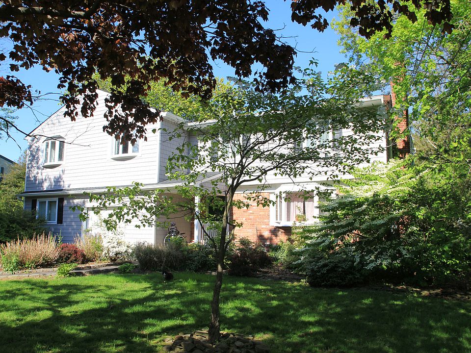 1st image of 15 Metcale Ln