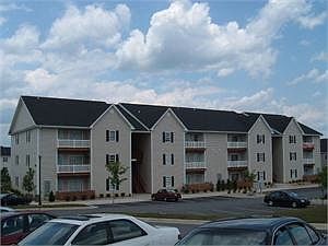 1st image of 800 Wyndhurst Dr APT 7