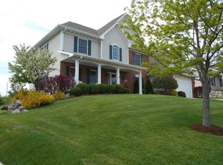 1430 Rock Ridge Ln, Lake Geneva, WI 53147