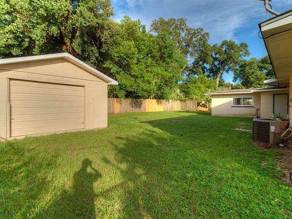2nd image of 3 Edgewood Cir