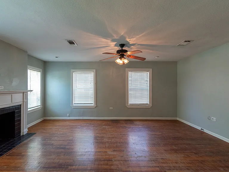 2606 Pine Ave — Photo 25