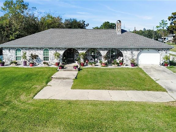 2nd image of 9578 Barataria Blvd