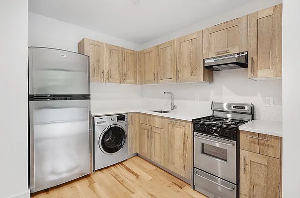 Rented by REZI | media 16