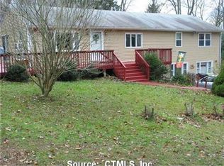 14 McCrackan Rd, Griswold, CT 06351