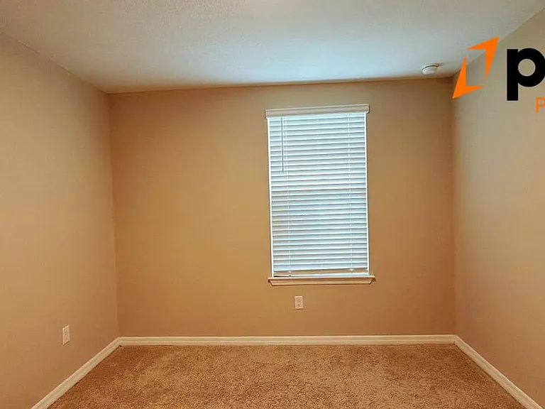 10083 Salt Point Dr — Photo 23
