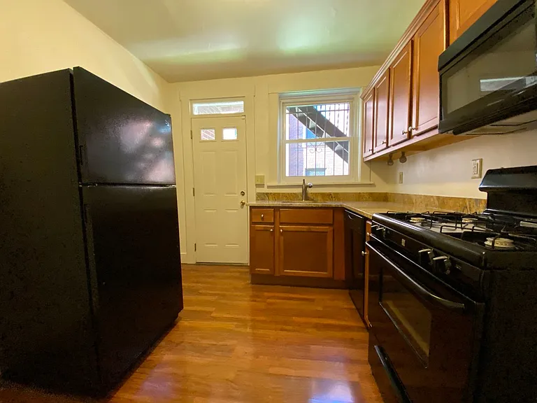 328 Emerson St — Photo 1