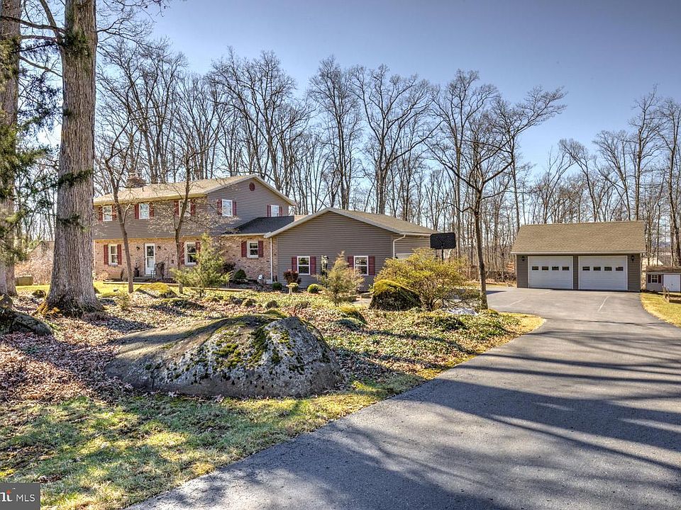 1st image of 1361 Woodland Cir