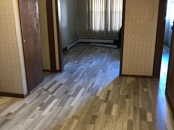 2nd image of 1346 W Gordon St