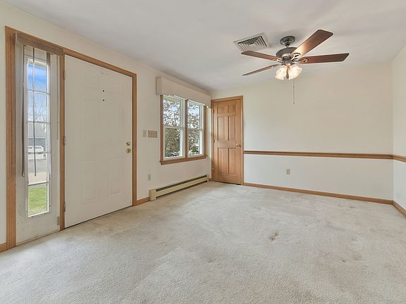 5th image of 79 Ledgeview Dr